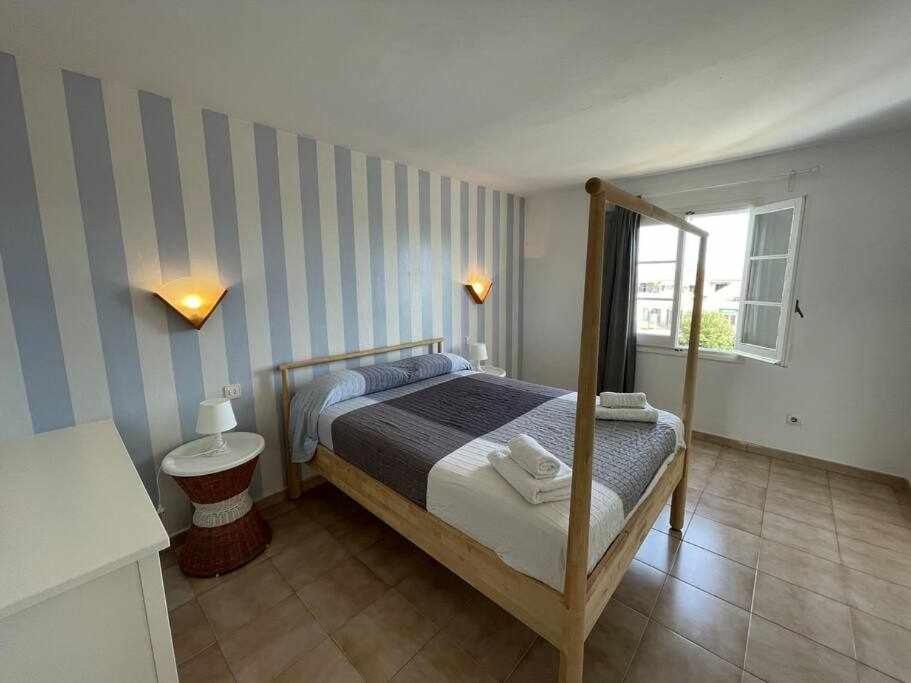 Mitjana Apartamento Con Piscina Ciutadella  Luaran gambar
